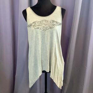 Gorgeous HARLEY DAVIDSON women’s Medium tank. BRAND NEW w/ silver chains!